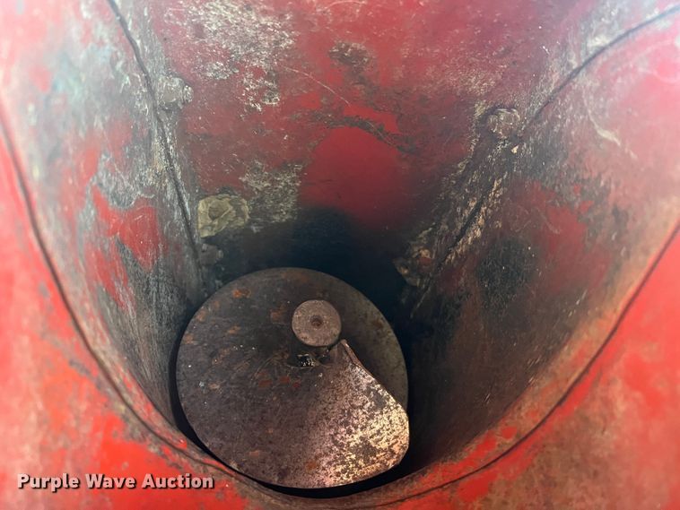 image for item MR9922 Gehl Mix-All 95  feed grinder/mixer