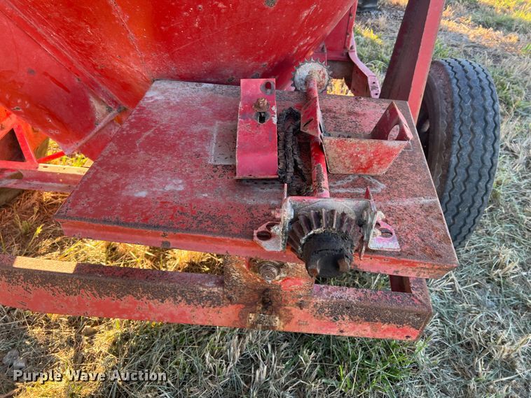 image for item MR9922 Gehl Mix-All 95  feed grinder/mixer