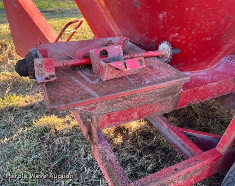 image for item MR9922 Gehl Mix-All 95  feed grinder/mixer