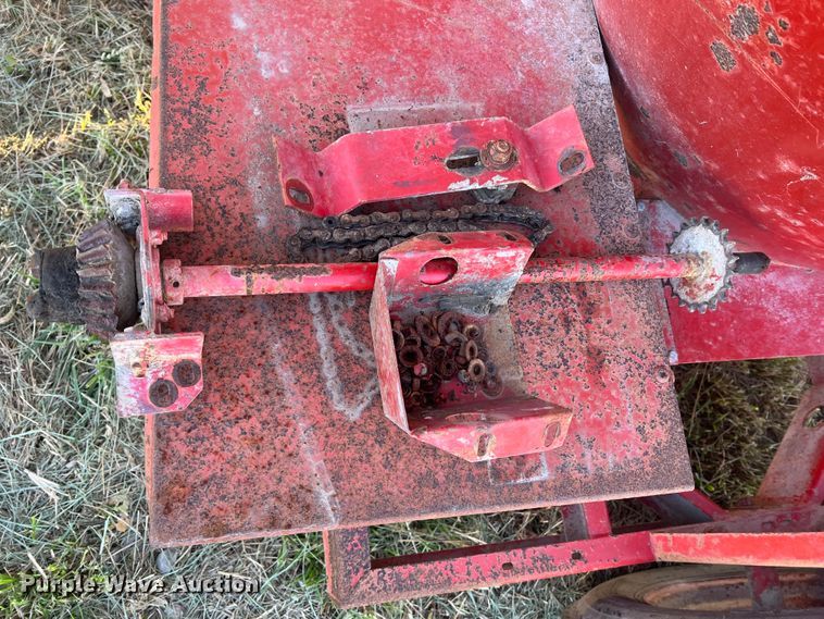 image for item MR9922 Gehl Mix-All 95  feed grinder/mixer