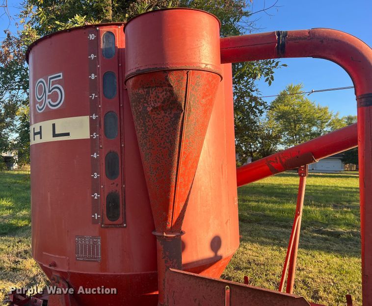 image for item MR9922 Gehl Mix-All 95  feed grinder/mixer