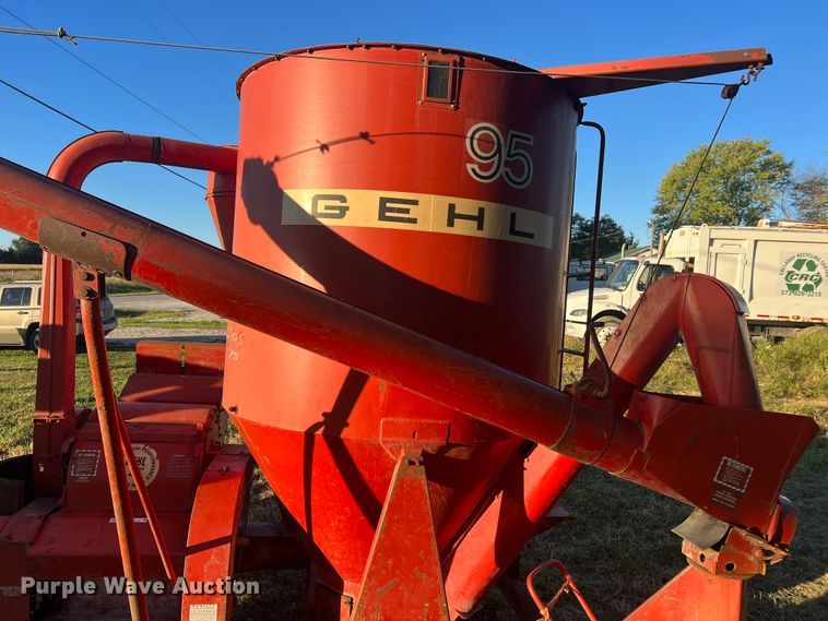 image for item MR9922 Gehl Mix-All 95  feed grinder/mixer