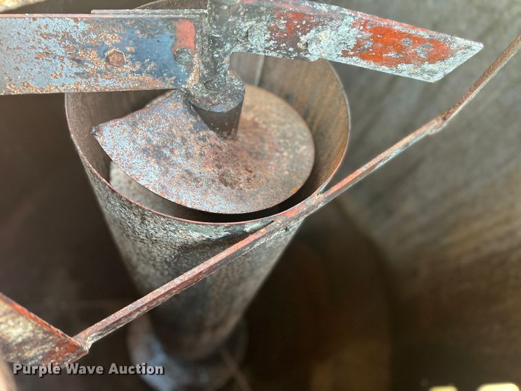 image for item MR9922 Gehl Mix-All 95  feed grinder/mixer