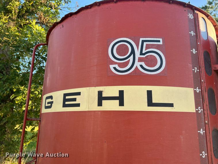 image for item MR9922 Gehl Mix-All 95  feed grinder/mixer