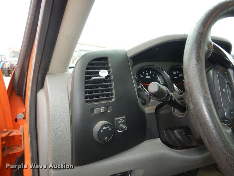 image for item DM3155 2012 Chevrolet Silverado 2500HD  pickup truck