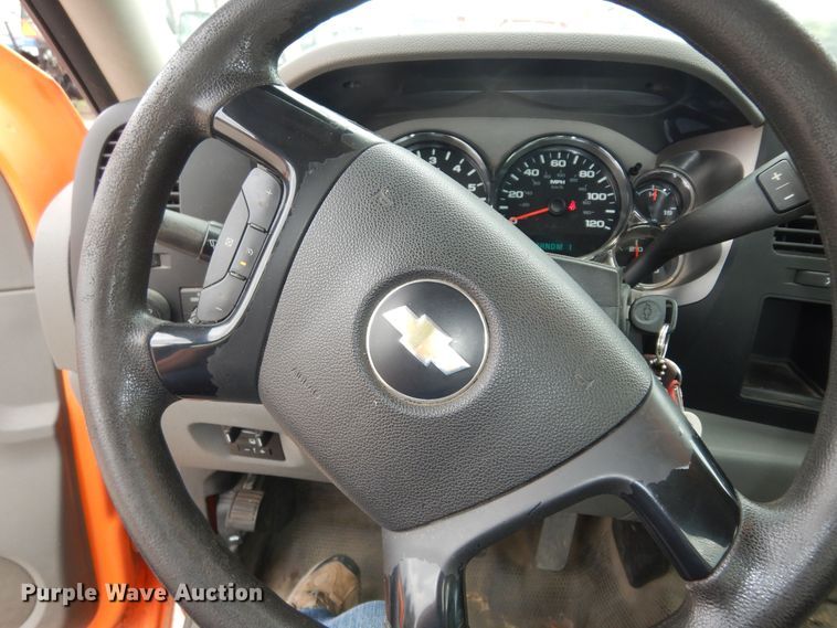 image for item DM3155 2012 Chevrolet Silverado 2500HD  pickup truck