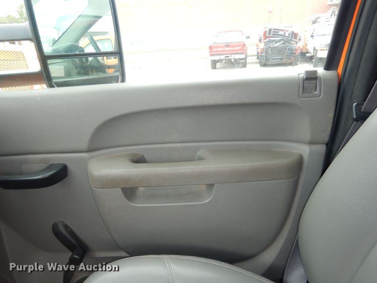 image for item DM3155 2012 Chevrolet Silverado 2500HD  pickup truck