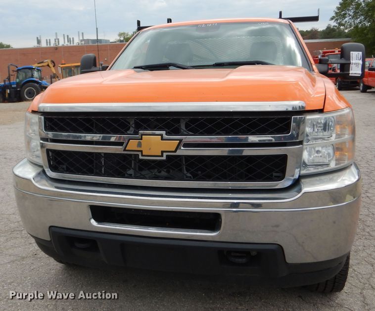 image for item DM3156 2012 Chevrolet Silverado 2500HD  pickup truck