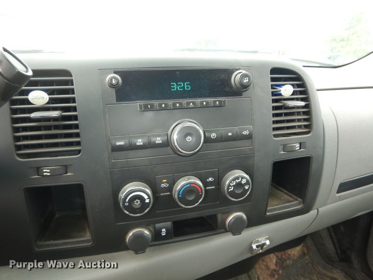 image for item DM3156 2012 Chevrolet Silverado 2500HD  pickup truck