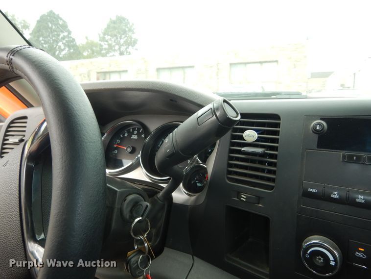 image for item DM3156 2012 Chevrolet Silverado 2500HD  pickup truck