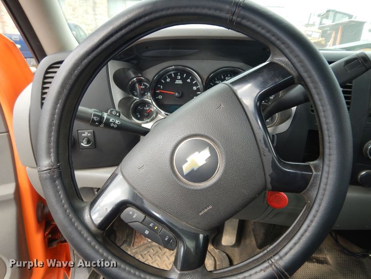 image for item DM3156 2012 Chevrolet Silverado 2500HD  pickup truck