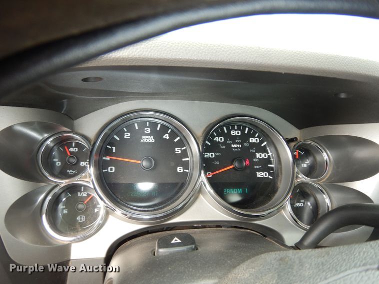 image for item DM3156 2012 Chevrolet Silverado 2500HD  pickup truck