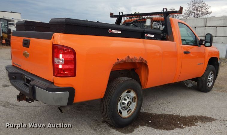 image for item DM3157 2012 Chevrolet Silverado 2500HD  pickup truck