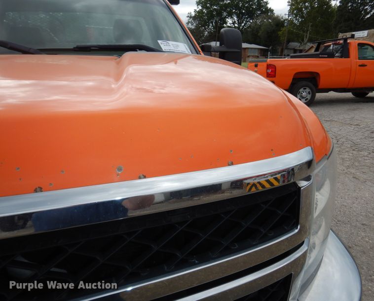 image for item DM3157 2012 Chevrolet Silverado 2500HD  pickup truck