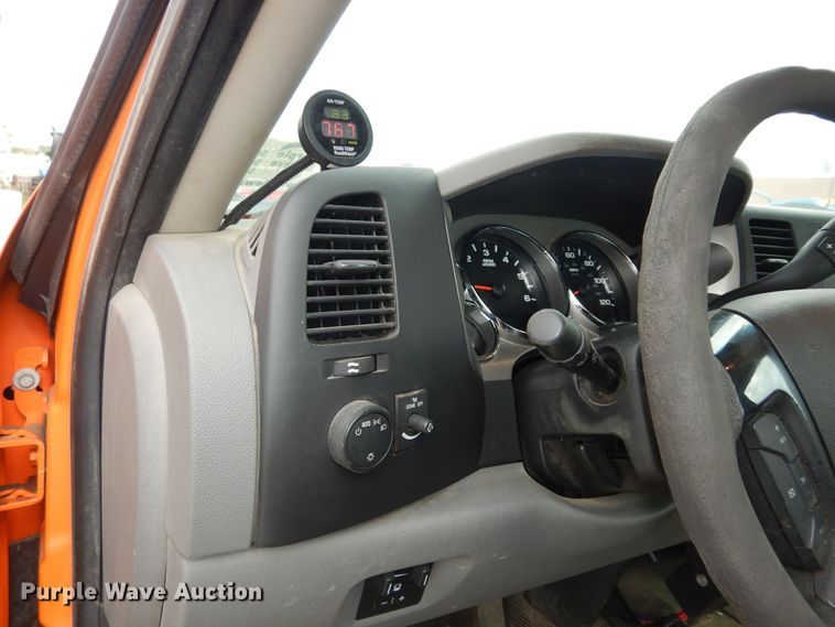 image for item DM3157 2012 Chevrolet Silverado 2500HD  pickup truck