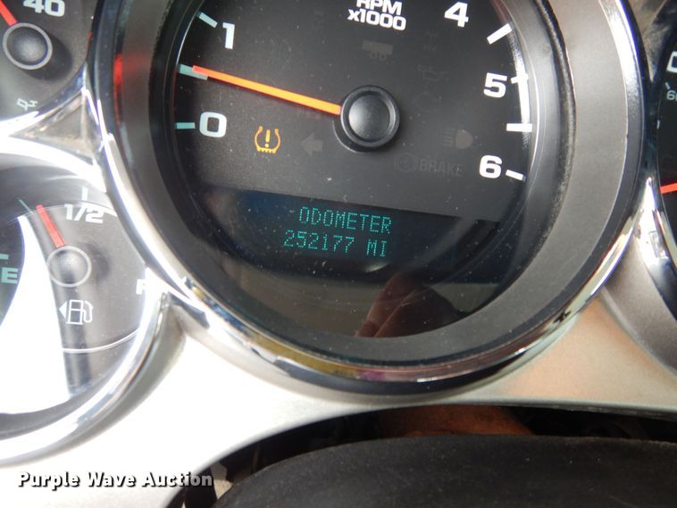 image for item DM3157 2012 Chevrolet Silverado 2500HD  pickup truck