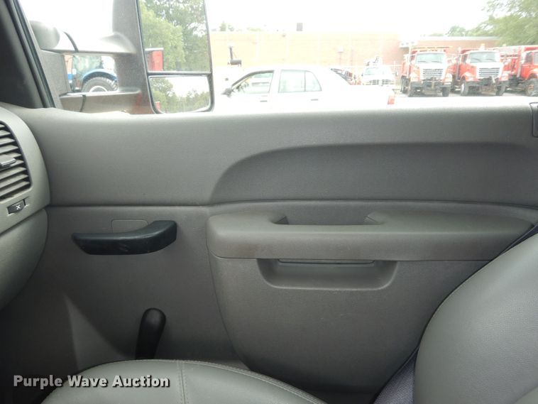 image for item DM3157 2012 Chevrolet Silverado 2500HD  pickup truck