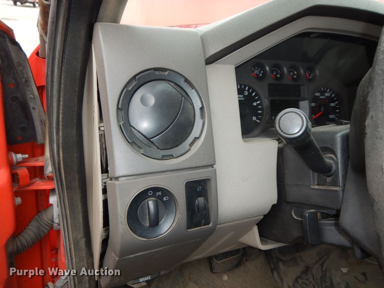 image for item DM3159 2008 Ford F250 Super Duty XL  pickup truck