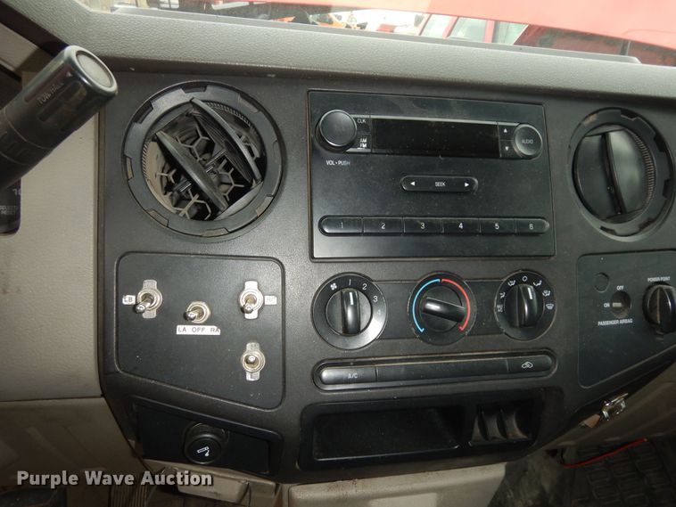 image for item DM3159 2008 Ford F250 Super Duty XL  pickup truck