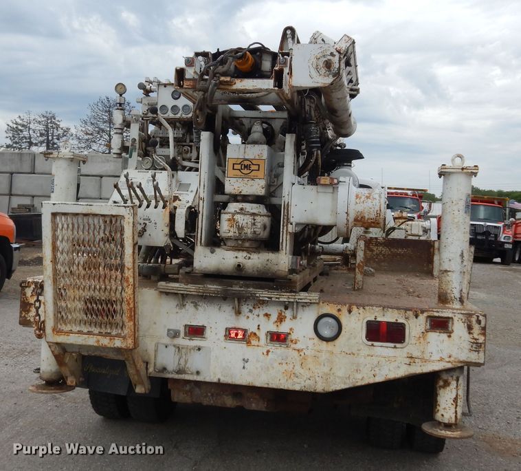 image for item DM3160 2000 Ford F550 Super Duty XL  drilling rig truck