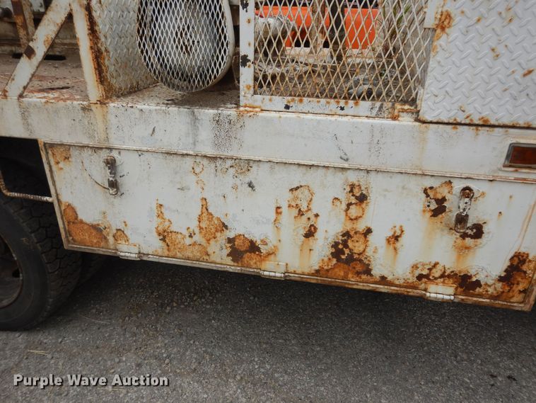 image for item DM3160 2000 Ford F550 Super Duty XL  drilling rig truck