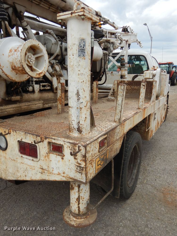 image for item DM3160 2000 Ford F550 Super Duty XL  drilling rig truck