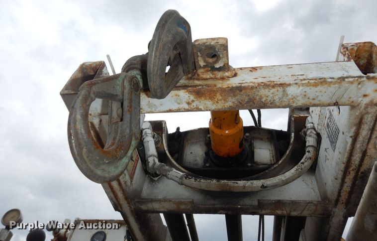 image for item DM3160 2000 Ford F550 Super Duty XL  drilling rig truck