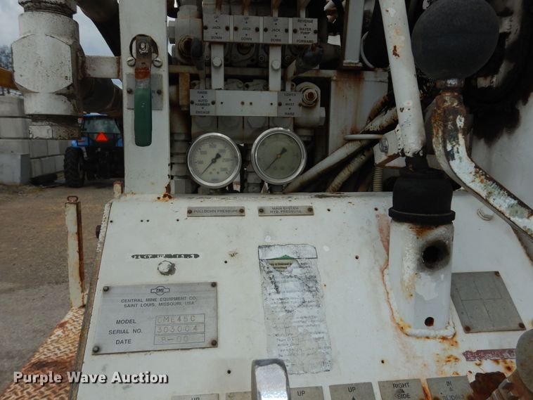 image for item DM3160 2000 Ford F550 Super Duty XL  drilling rig truck