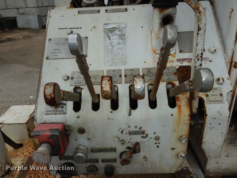 image for item DM3160 2000 Ford F550 Super Duty XL  drilling rig truck