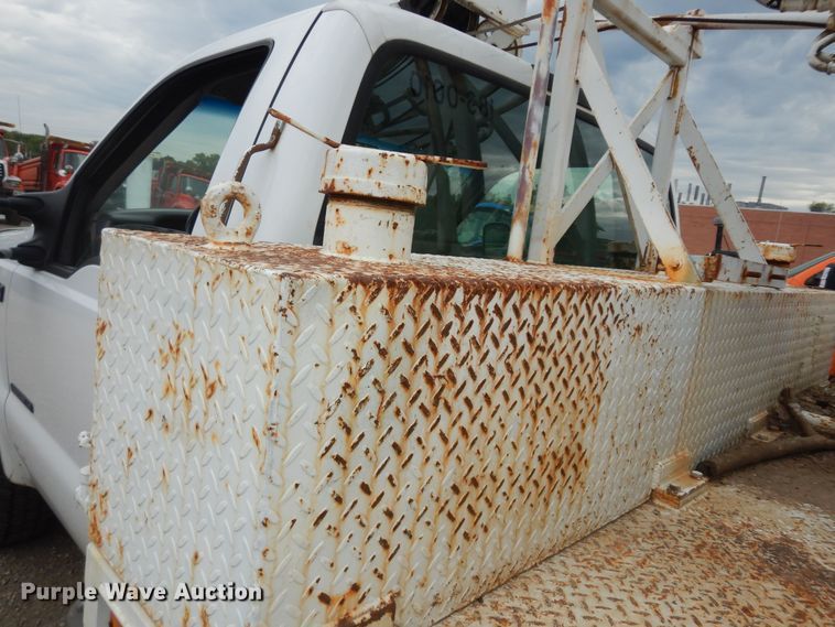 image for item DM3160 2000 Ford F550 Super Duty XL  drilling rig truck