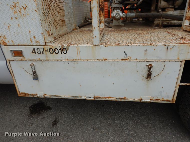 image for item DM3160 2000 Ford F550 Super Duty XL  drilling rig truck