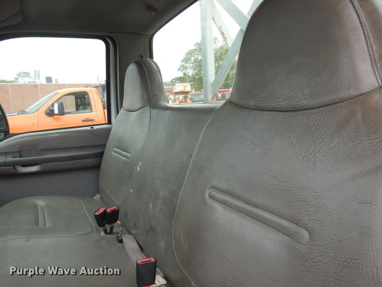 image for item DM3160 2000 Ford F550 Super Duty XL  drilling rig truck