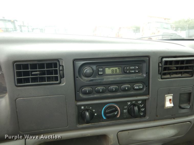 image for item DM3160 2000 Ford F550 Super Duty XL  drilling rig truck