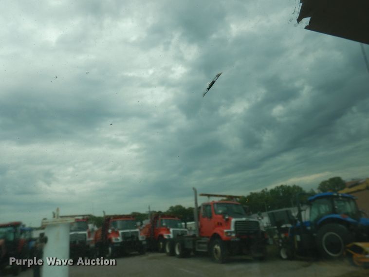 image for item DM3160 2000 Ford F550 Super Duty XL  drilling rig truck