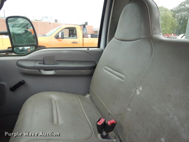 image for item DM3160 2000 Ford F550 Super Duty XL  drilling rig truck