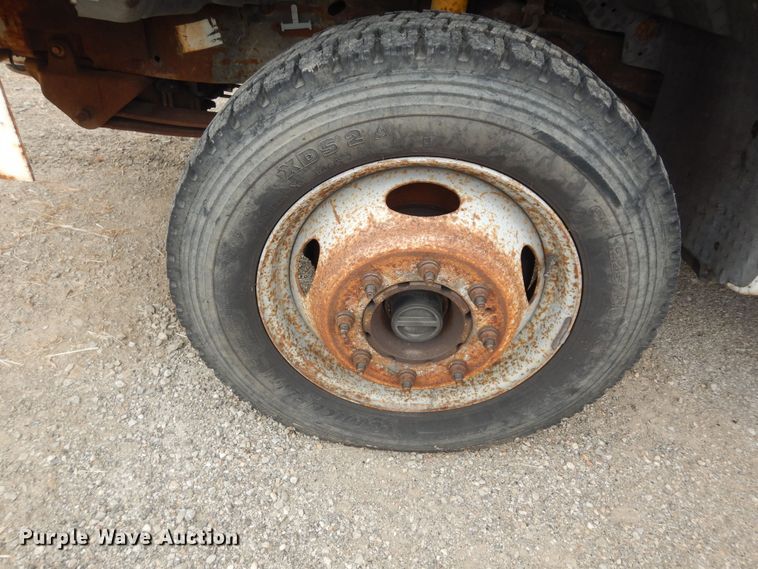 image for item DM3160 2000 Ford F550 Super Duty XL  drilling rig truck