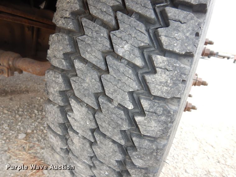 image for item DM3160 2000 Ford F550 Super Duty XL  drilling rig truck