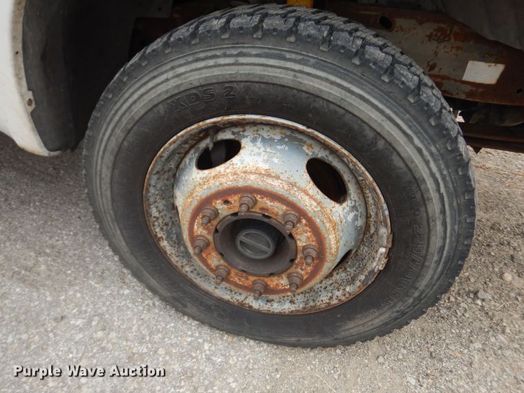 image for item DM3160 2000 Ford F550 Super Duty XL  drilling rig truck