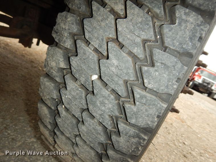 image for item DM3160 2000 Ford F550 Super Duty XL  drilling rig truck