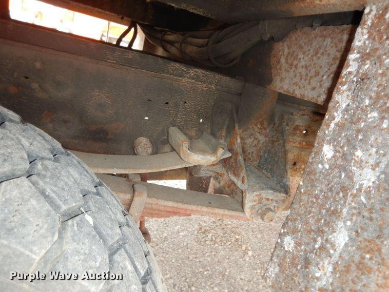 image for item DM3160 2000 Ford F550 Super Duty XL  drilling rig truck