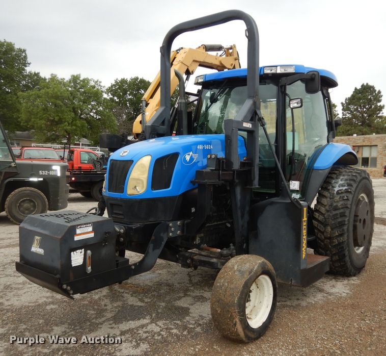 image for item DM3166 2004 New Holland TS115A  tractor
