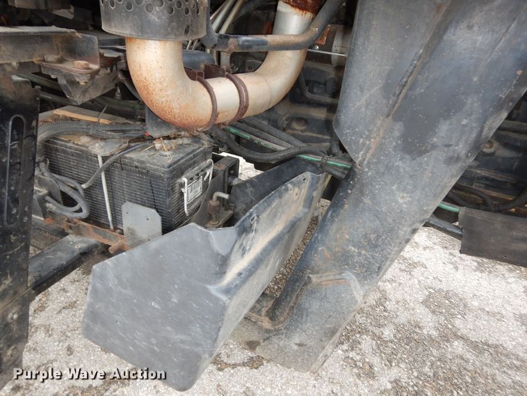 image for item DM3166 2004 New Holland TS115A  tractor