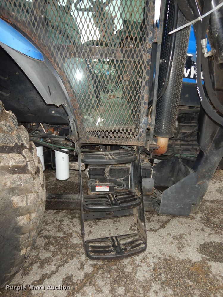 image for item DM3166 2004 New Holland TS115A  tractor