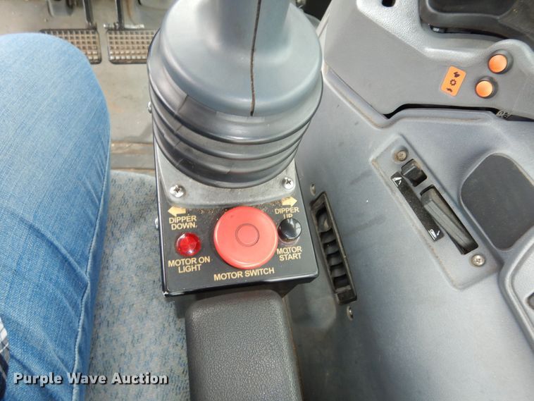 image for item DM3166 2004 New Holland TS115A  tractor