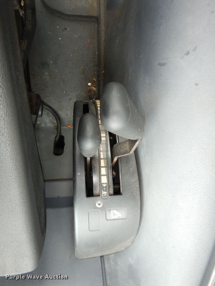 image for item DM3166 2004 New Holland TS115A  tractor