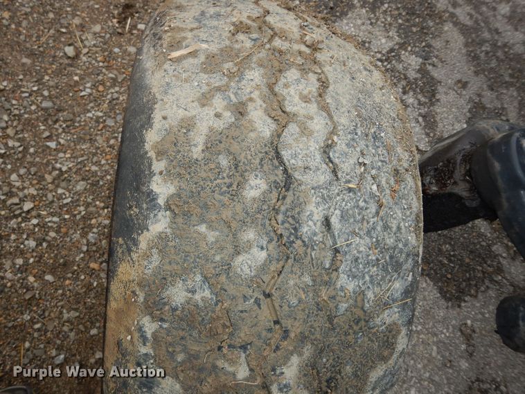 image for item DM3166 2004 New Holland TS115A  tractor