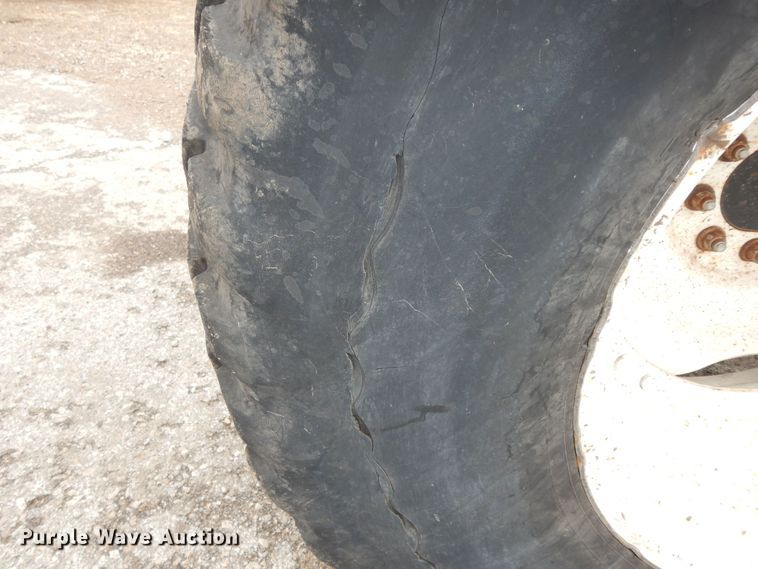 image for item DM3166 2004 New Holland TS115A  tractor