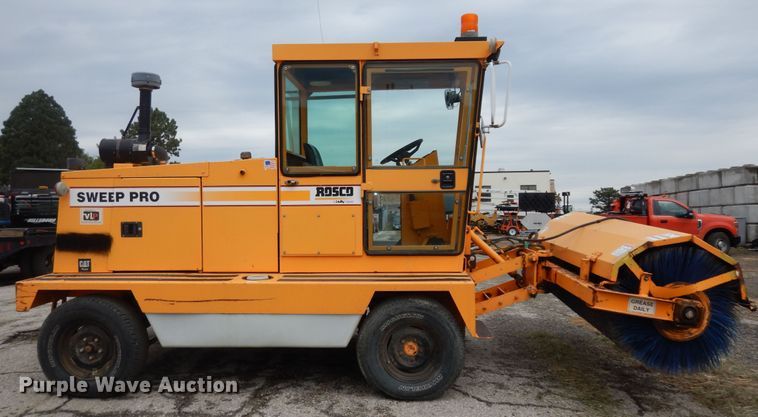 image for item DM3167 2007 Rosco 4830 Sweeper Pro  broom