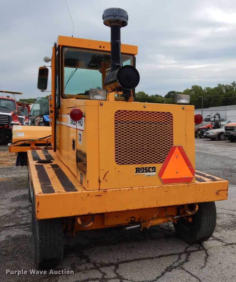 image for item DM3167 2007 Rosco 4830 Sweeper Pro  broom