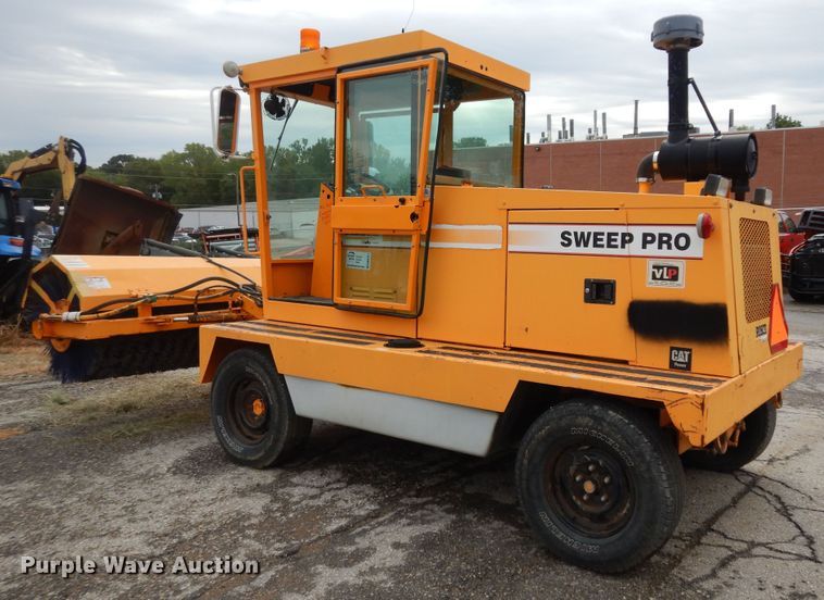 image for item DM3167 2007 Rosco 4830 Sweeper Pro  broom
